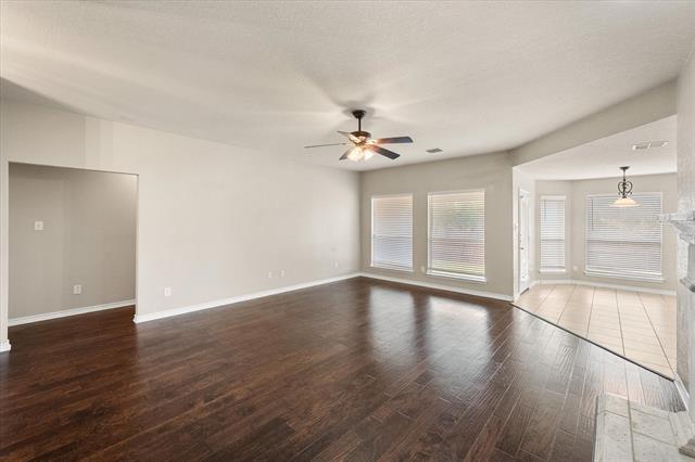 Building Photo - 1513 Millbrook Dr