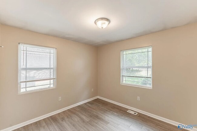 Building Photo - 3207 Delia Ln NW