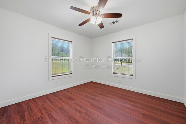 Building Photo - 1107 W Hanna St