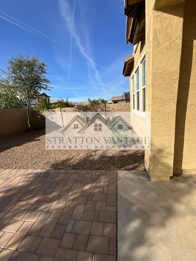 Building Photo - 10155 E Naranja Ave