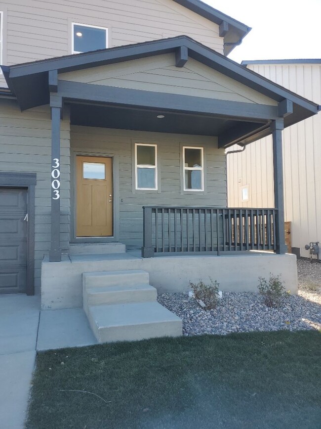 Building Photo - Exquisite 3 Bed 2.5 Bath Single Family Home