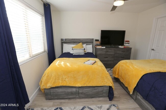 Building Photo - 11271 E Poinsettia Dr