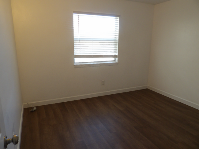 Building Photo - 1633 Manitou Blvd