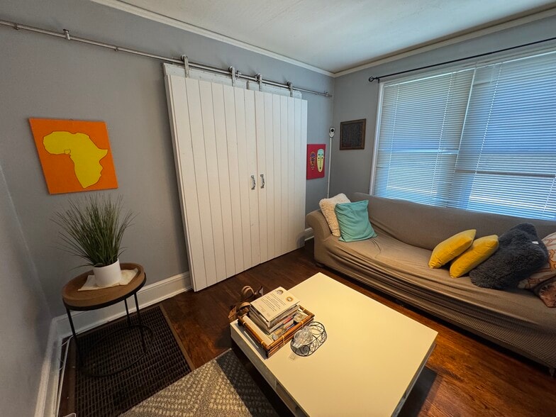 Common area - 1065 Atlantic Dr NW