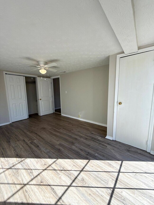 Building Photo - Charming & Newly Refreshed 3-Bedroom Ranch — Move-In Ready!