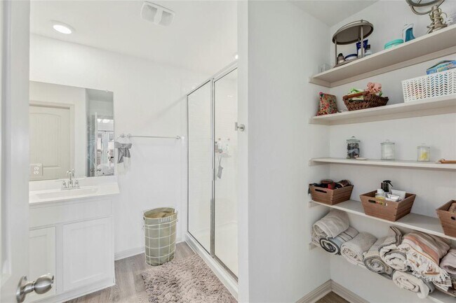 Building Photo - 241 Sweetwater Crk Ln