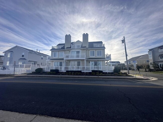 Building Photo - 227 N 36th Ave
