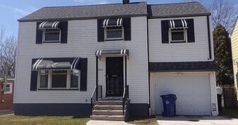 Building Photo - 4322 E 175th St