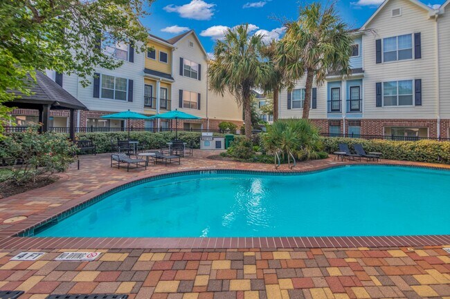 Building Photo - 9200 Westheimer Rd