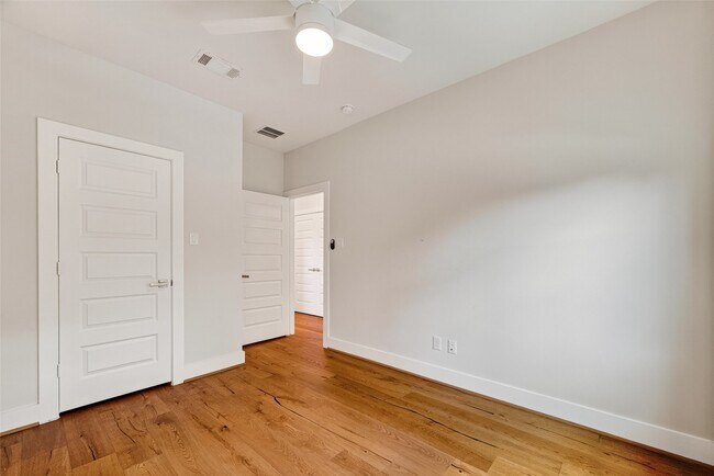 Building Photo - 935 Bunton St