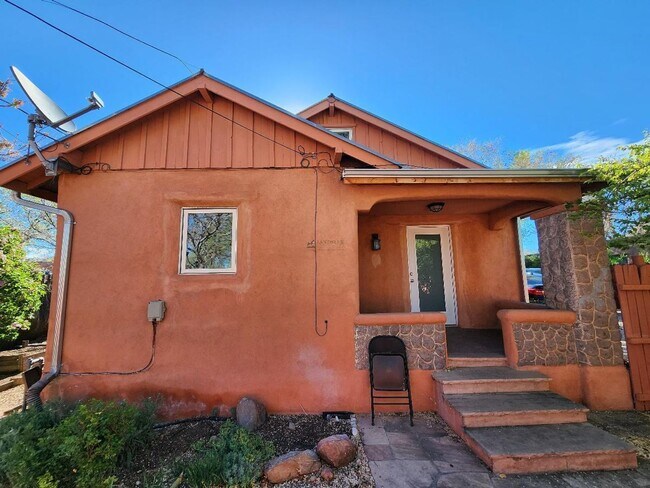 Building Photo - 235 Irvine St