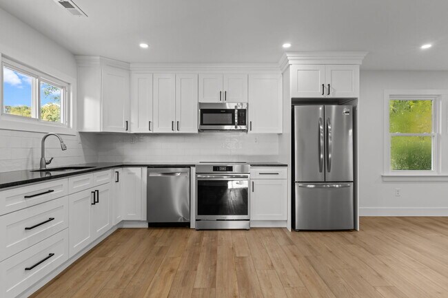 Building Photo - 38 Indian Creek Dr