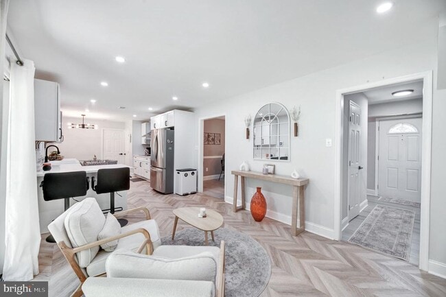 Building Photo - 8812 Churchfield Ln