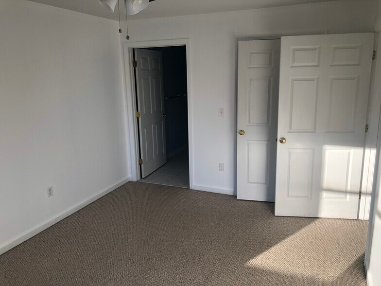 Building Photo - 305 Lime Kiln Rd