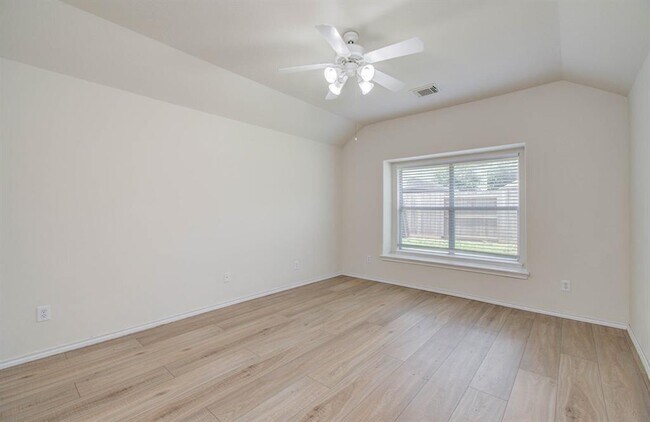 Building Photo - 12026 Parkers Hideaway Dr