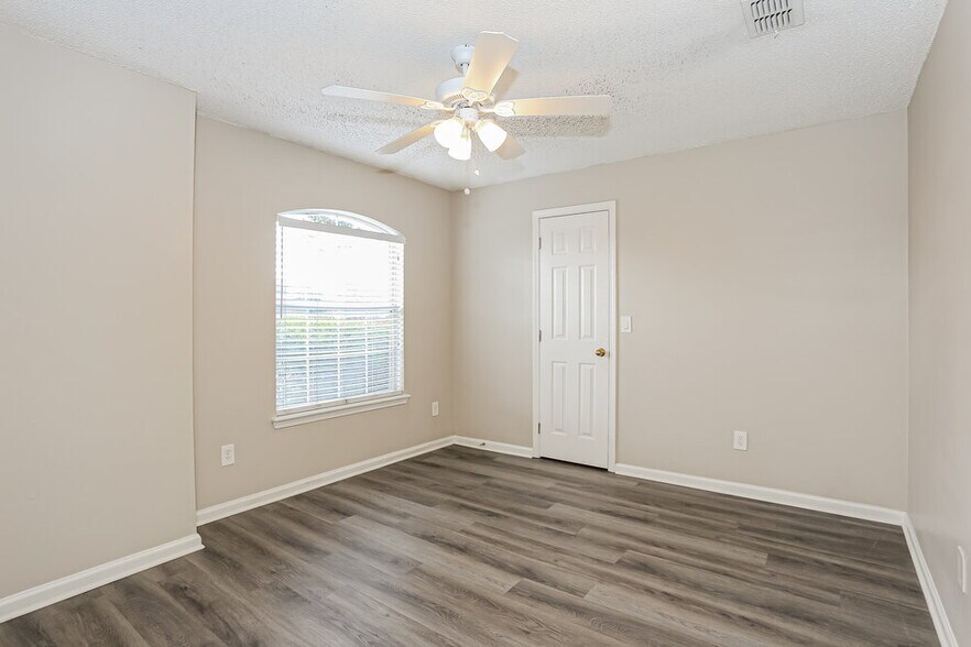 Building Photo - 3273 Net Ct