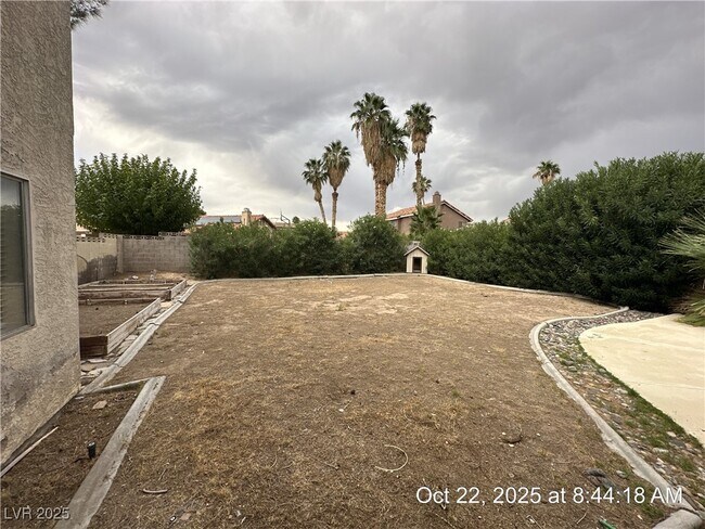 Building Photo - 2341 Moorpark Way