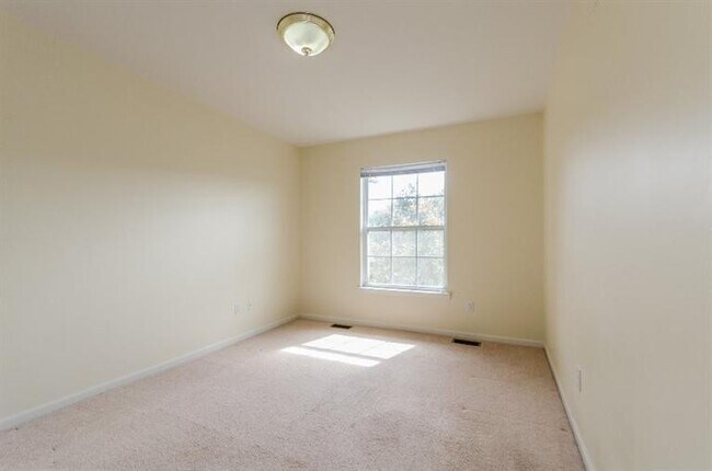 Building Photo - 3099 Promenade Cir