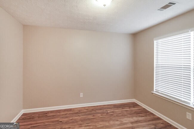 Building Photo - 80 Forest Brook Dr