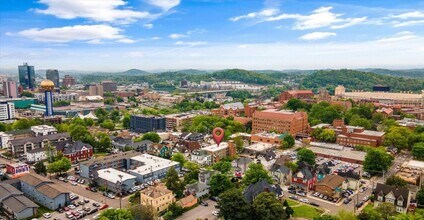 Building Photo - Prime Location Near UTK and Downtown Knoxville!