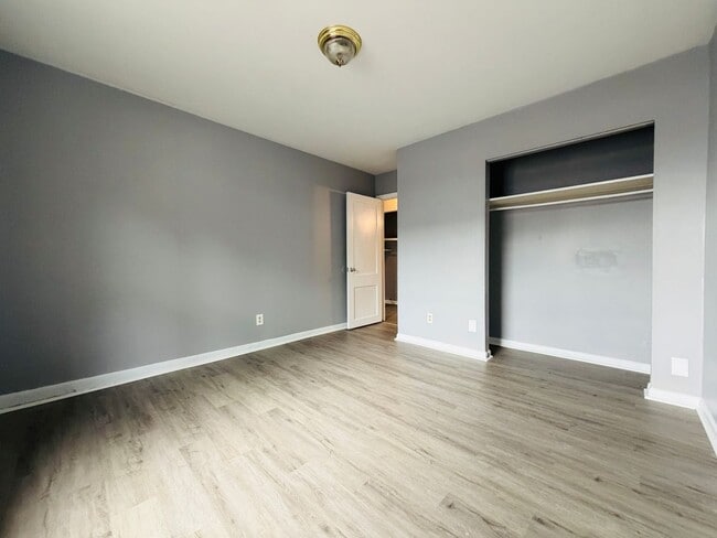 Building Photo - 421 Poplar Level Ct