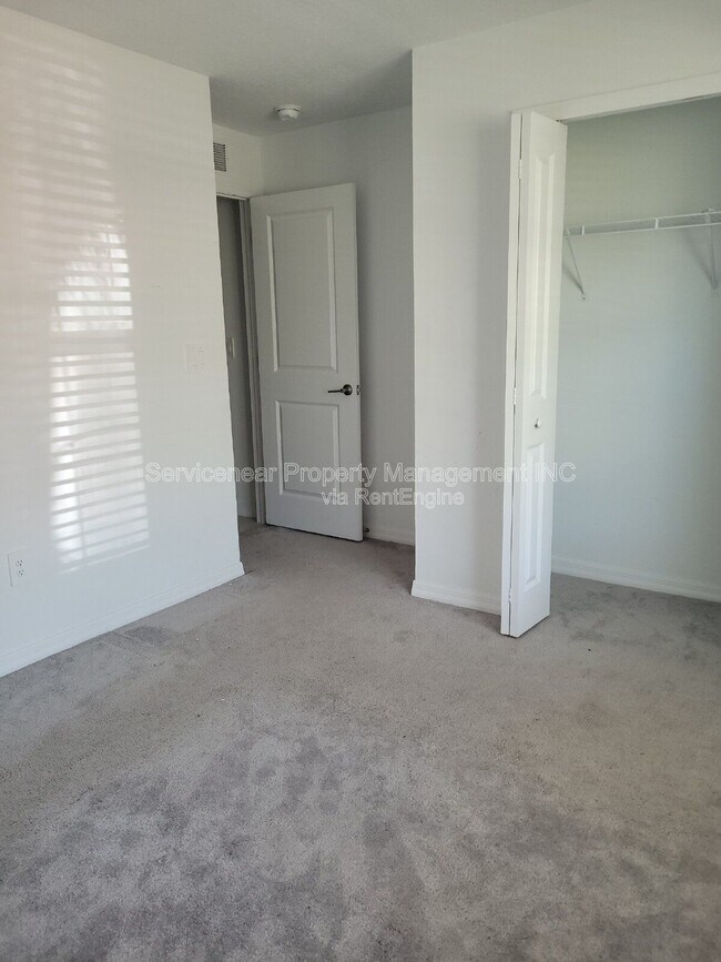 Building Photo - 2240 Gatsby Ln