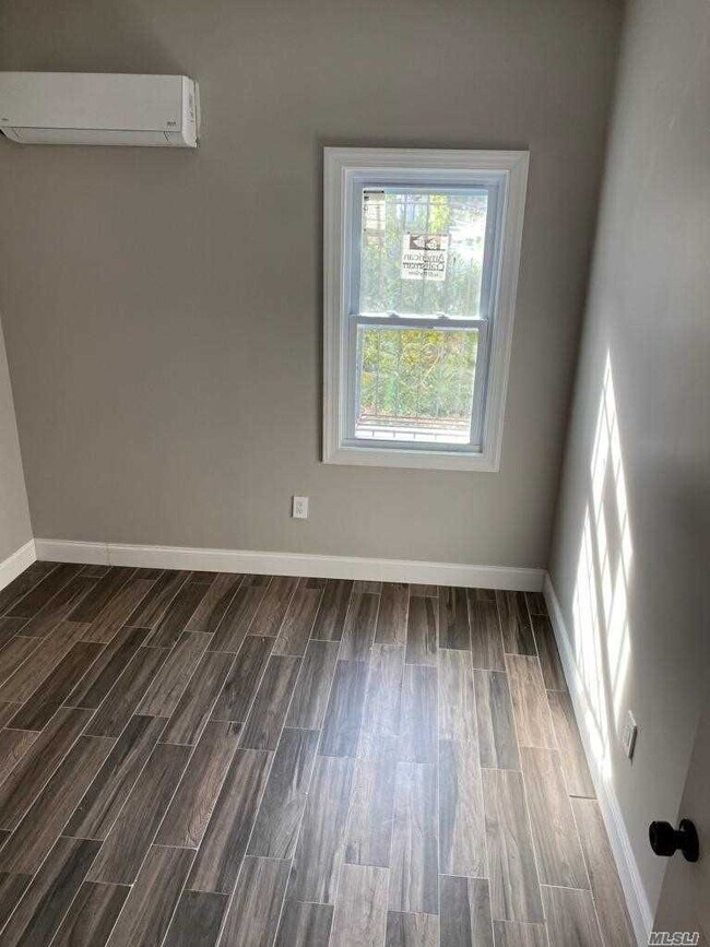 Building Photo - 114-40 Rockaway Blvd