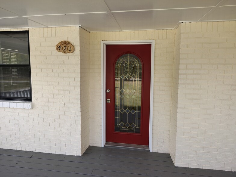 Building Photo - 471 Logan Ave