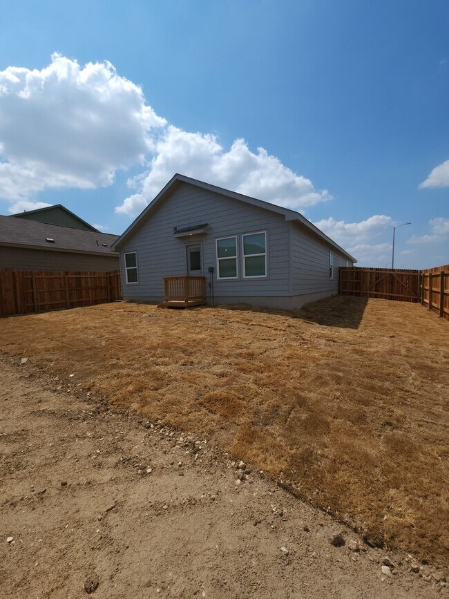 Building Photo - 2 weeks free Rent! Mission Del Lago- South of San Antonio, Tx