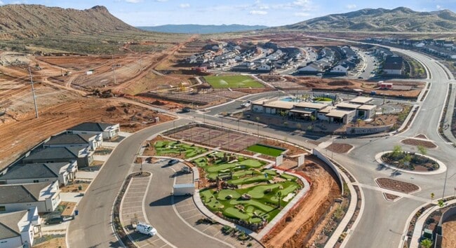 Building Photo - Beautiful 3 Bed Townhome with Amazing Amenities! 6 Month Lease