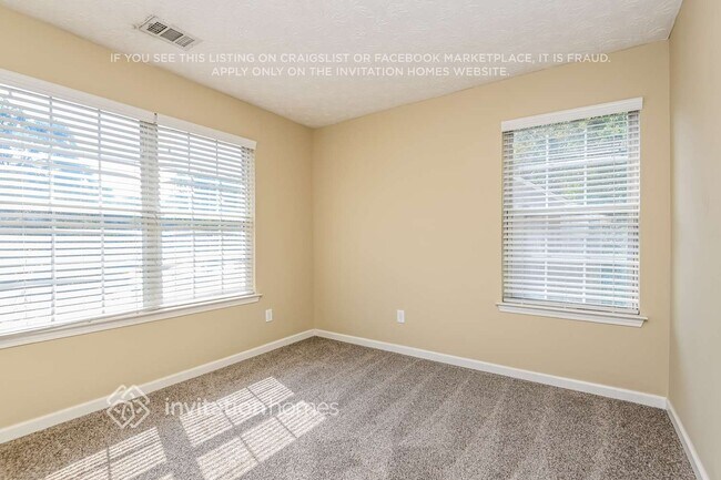 Building Photo - 1725 Stoneoak Cir