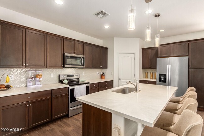 Building Photo - 1610 E Jardin Pl