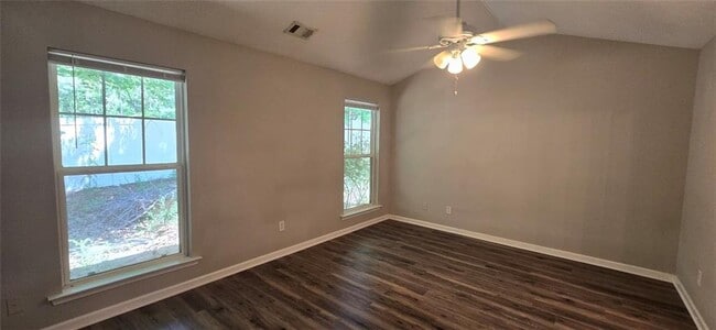 Building Photo - 204 Oconee Way