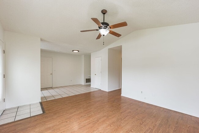 Building Photo - Updated 3BR/2BTH Home for Rent!