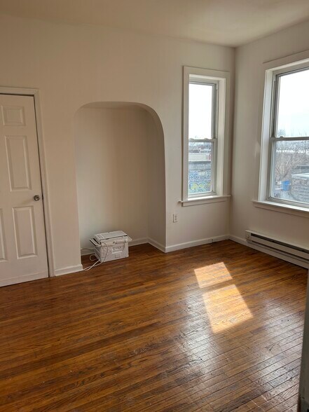 Bedroom - 3053 Frankford Ave