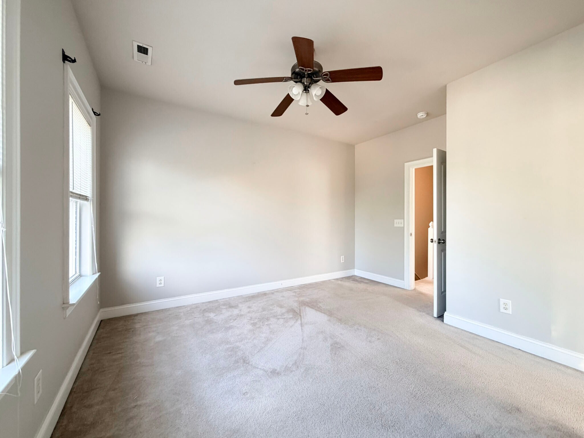 Building Photo - 7754 Acc Blvd