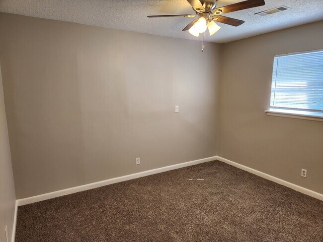 Building Photo - 7120 Redwood Dr