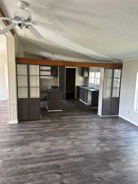 Building Photo - 315 Forest Creek Ln