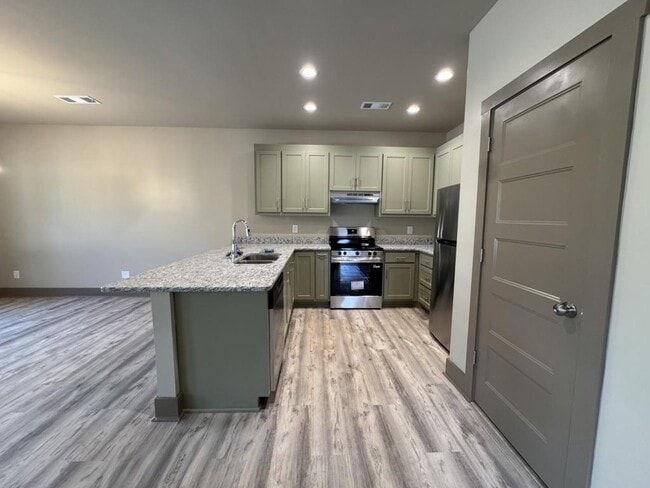 Building Photo - 50 Richardson St