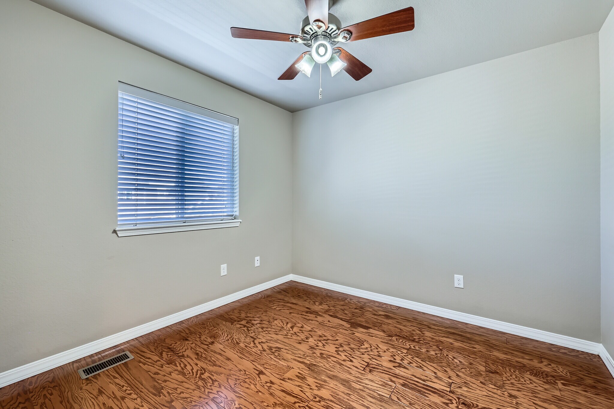 Building Photo - 8883 White Prairie Vw
