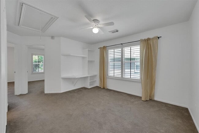 Building Photo - 7 E Gaslight Pl