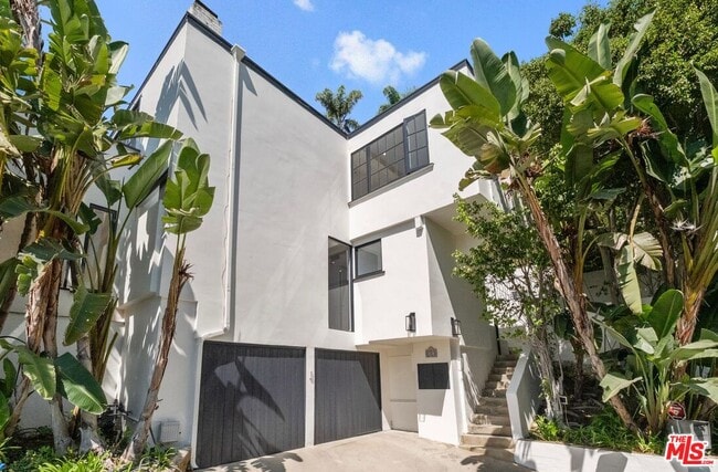 Building Photo - 9315 Lloydcrest Dr