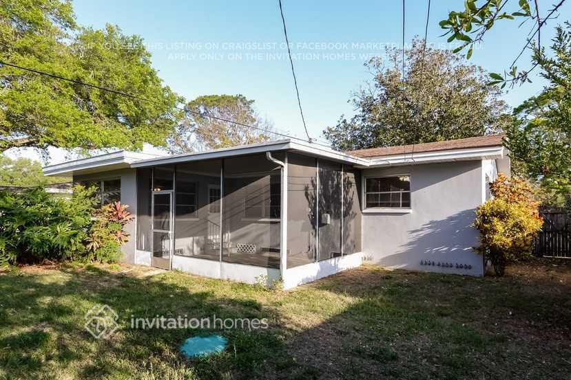 Building Photo - 2359 Eastwood Dr