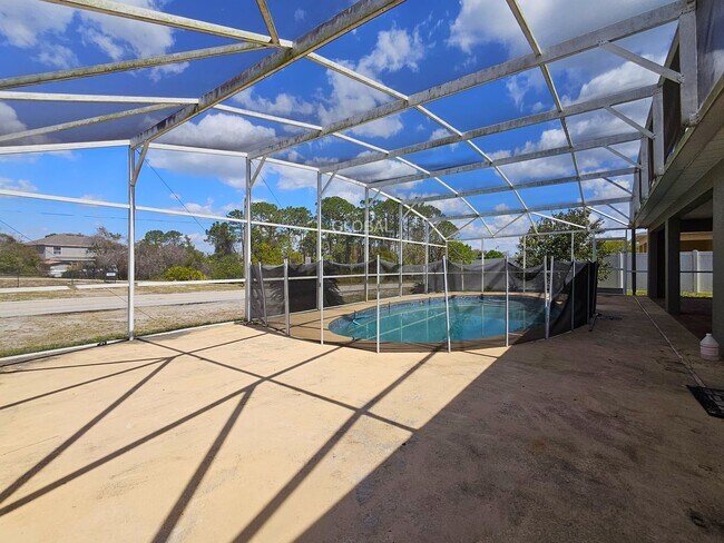 Building Photo - Spacious 4-Bedroom Home with Pool - July 10th move in date