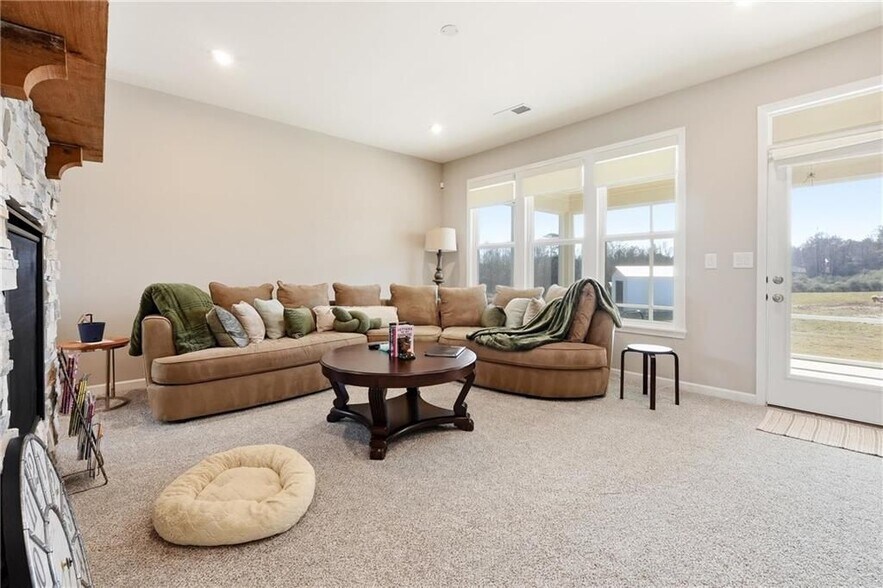 Building Photo - 158 Laurel Farms Ln