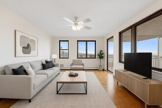 Building Photo - 8 Pebble St