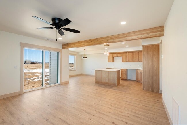 Building Photo - 405 Par Ave