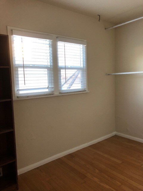 Building Photo - 1740 Carmona Ave