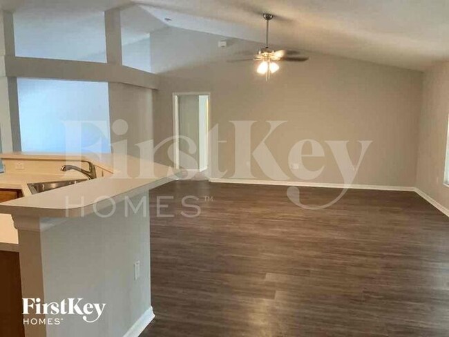 Building Photo - 3031 Hallow Dr