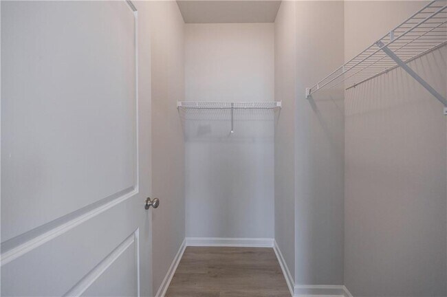 Building Photo - 931 Park Pl St